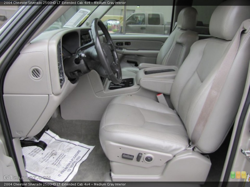 Medium Gray Interior Photo for the 2004 Chevrolet Silverado 2500HD LT Extended Cab 4x4 #55368530