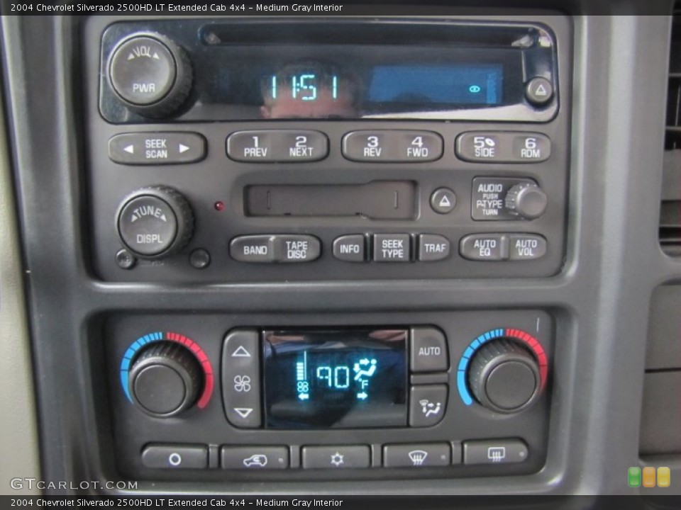 Medium Gray Interior Audio System for the 2004 Chevrolet Silverado 2500HD LT Extended Cab 4x4 #55368621