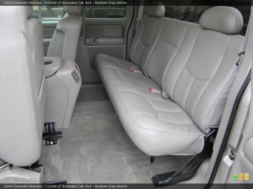 Medium Gray Interior Photo for the 2004 Chevrolet Silverado 2500HD LT Extended Cab 4x4 #55368672