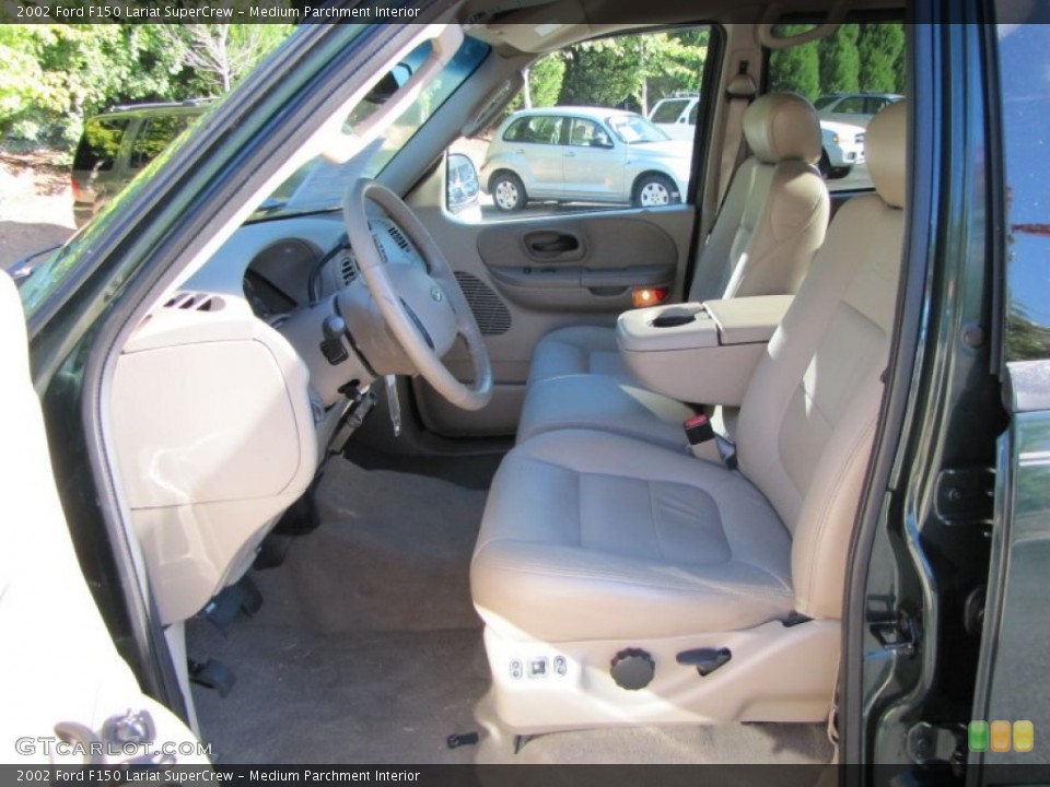 Medium Parchment Interior Photo for the 2002 Ford F150 Lariat SuperCrew #55381353