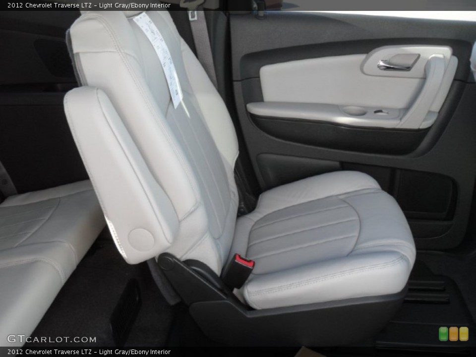 Light Gray/Ebony Interior Photo for the 2012 Chevrolet Traverse LTZ #55393251