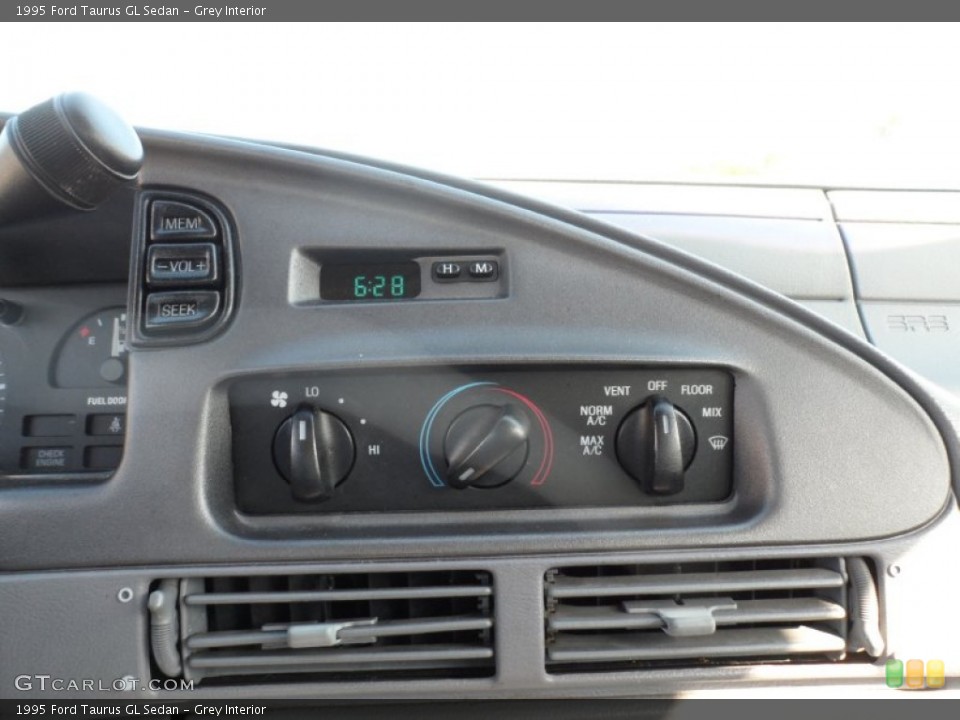 Grey Interior Controls for the 1995 Ford Taurus GL Sedan #55393767