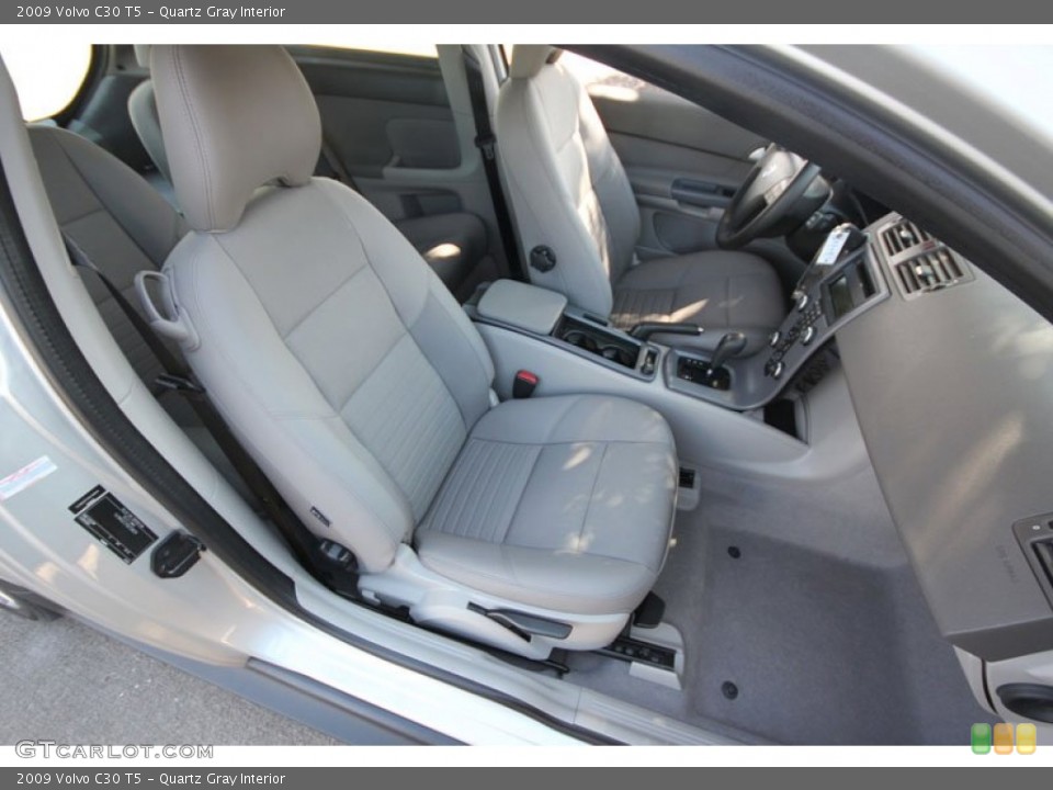 Quartz Gray Interior Photo for the 2009 Volvo C30 T5 #55403090