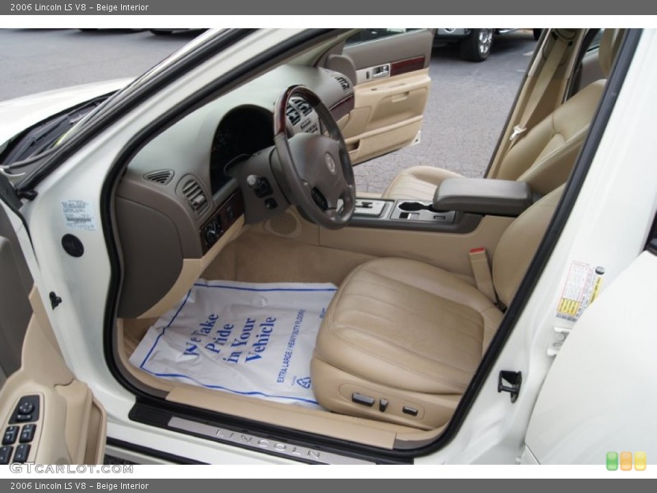 Beige Interior Photo for the 2006 Lincoln LS V8 #55403277