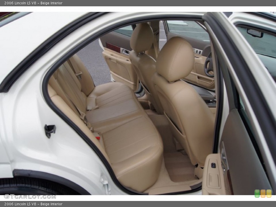 Beige Interior Photo for the 2006 Lincoln LS V8 #55403302