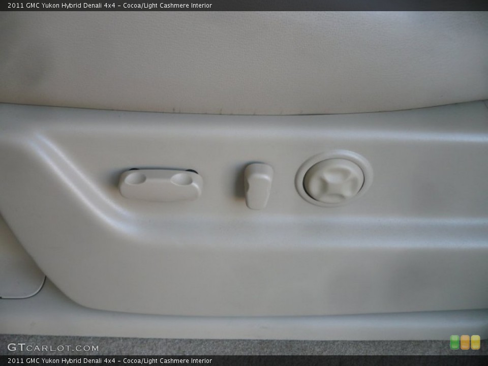 Cocoa/Light Cashmere Interior Controls for the 2011 GMC Yukon Hybrid Denali 4x4 #55406778