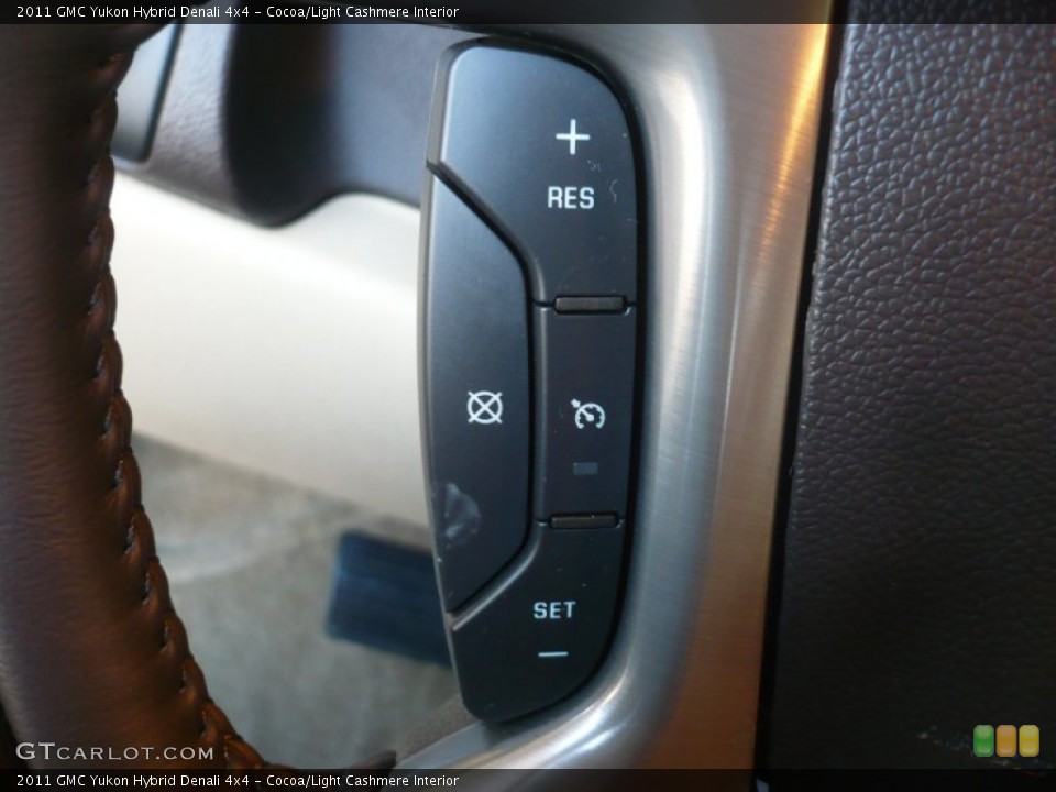 Cocoa/Light Cashmere Interior Controls for the 2011 GMC Yukon Hybrid Denali 4x4 #55406796