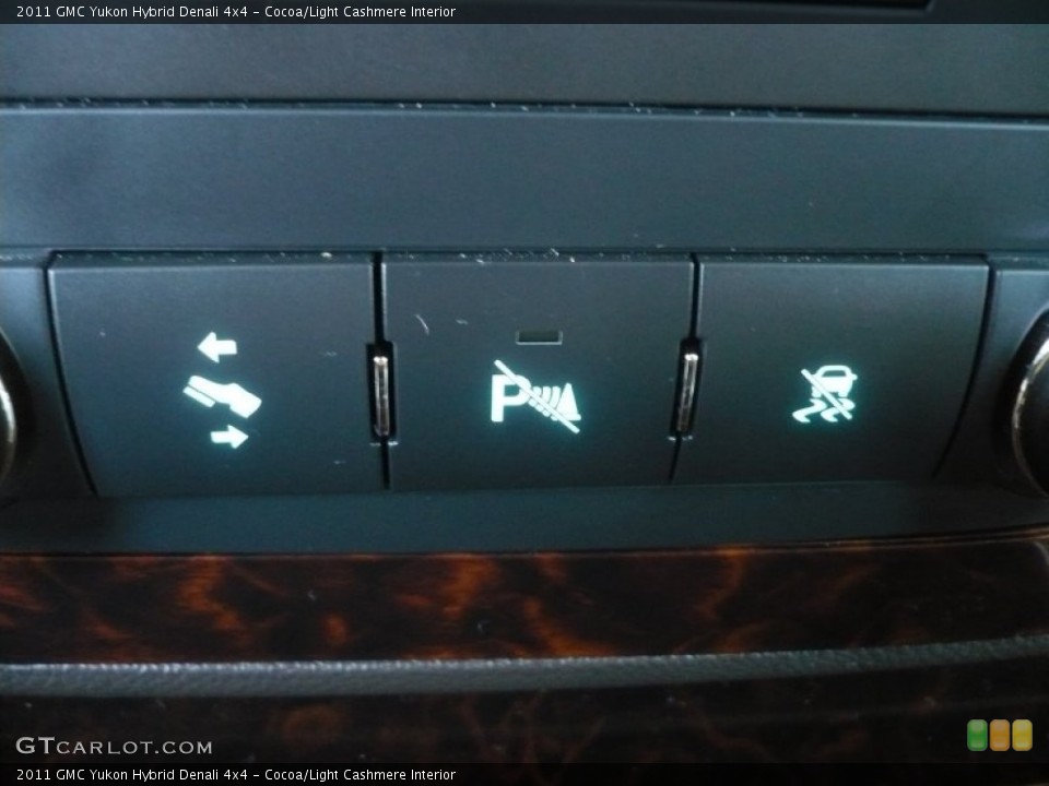 Cocoa/Light Cashmere Interior Controls for the 2011 GMC Yukon Hybrid Denali 4x4 #55406871