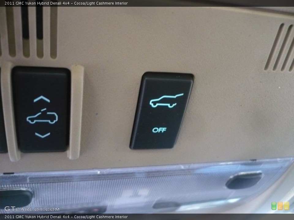 Cocoa/Light Cashmere Interior Controls for the 2011 GMC Yukon Hybrid Denali 4x4 #55406889