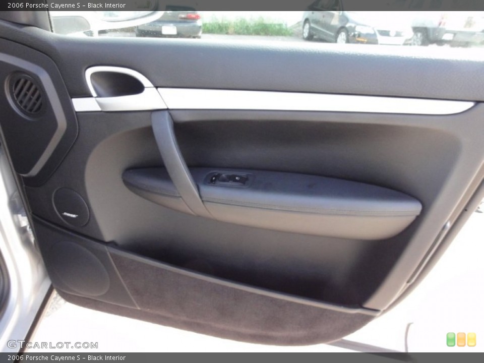Black Interior Door Panel for the 2006 Porsche Cayenne S #55423914