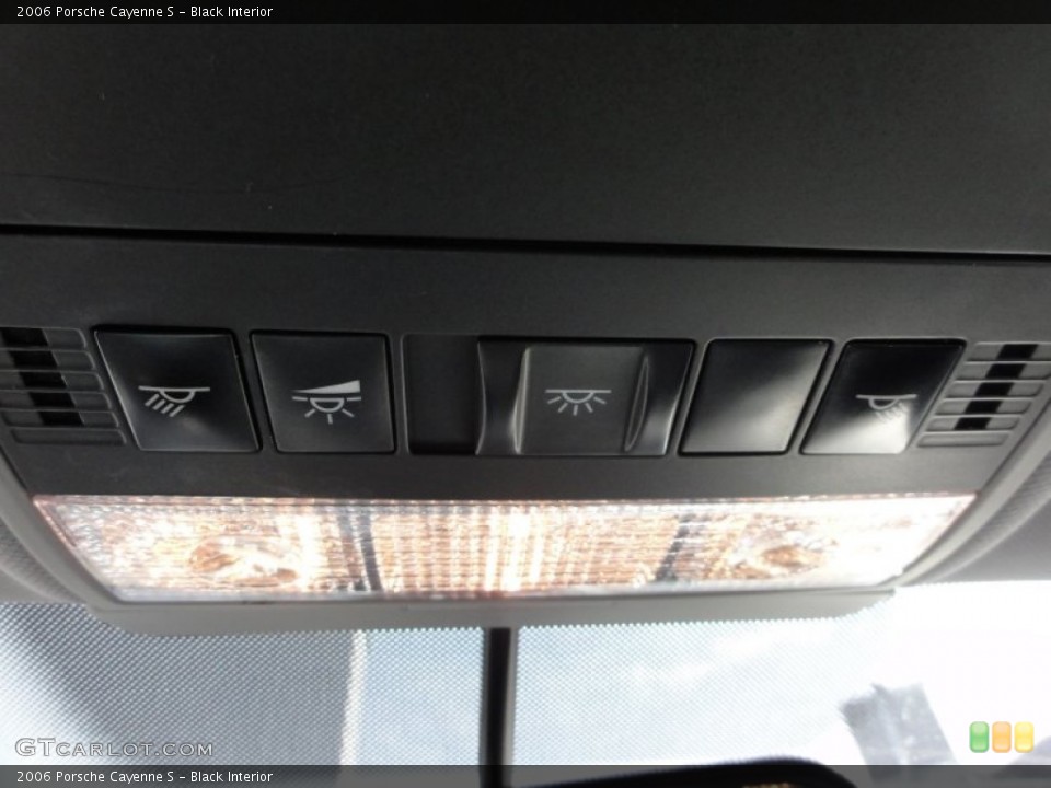 Black Interior Controls for the 2006 Porsche Cayenne S #55424100