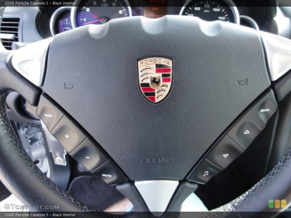 Black Interior Controls for the 2006 Porsche Cayenne S #55424127