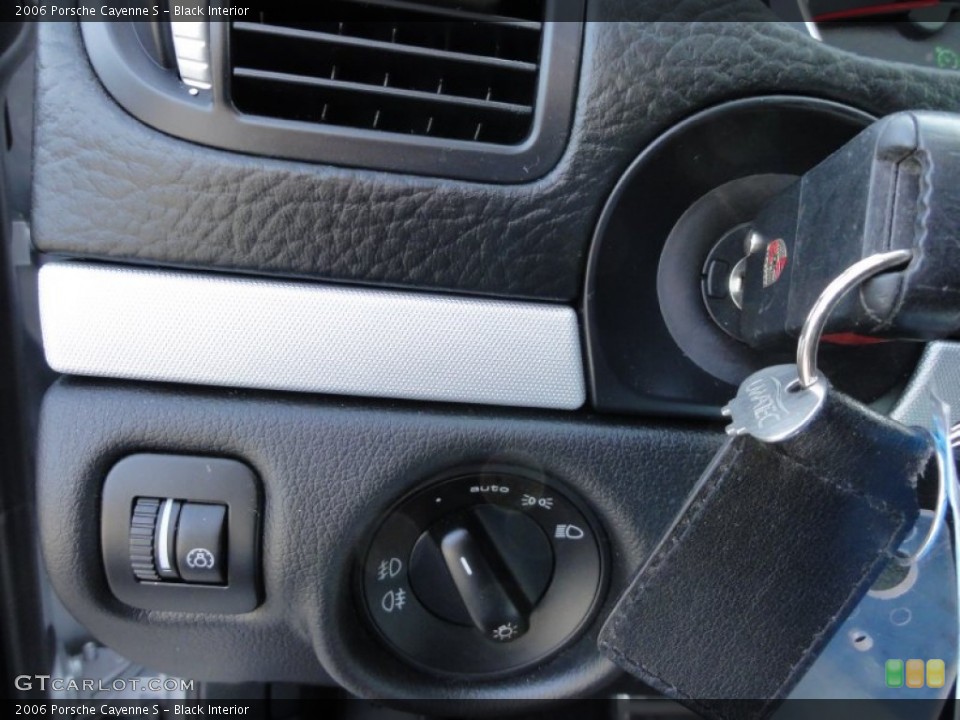 Black Interior Controls for the 2006 Porsche Cayenne S #55424151