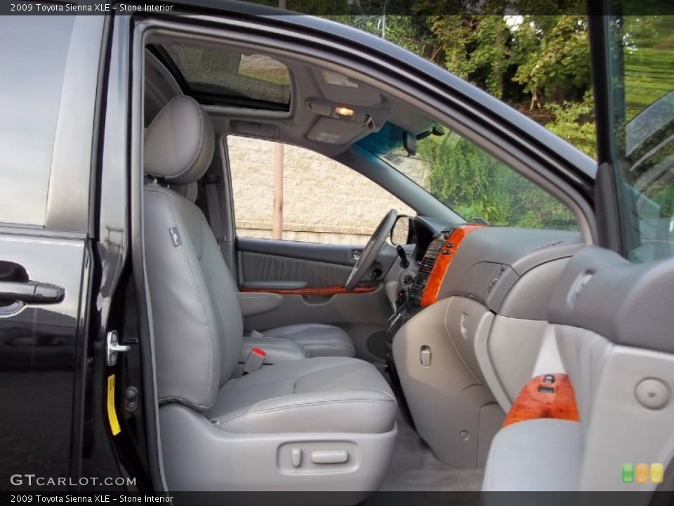 Stone Interior Photo for the 2009 Toyota Sienna XLE #55425912