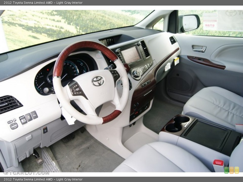 Light Gray Interior Photo for the 2012 Toyota Sienna Limited AWD #55427702