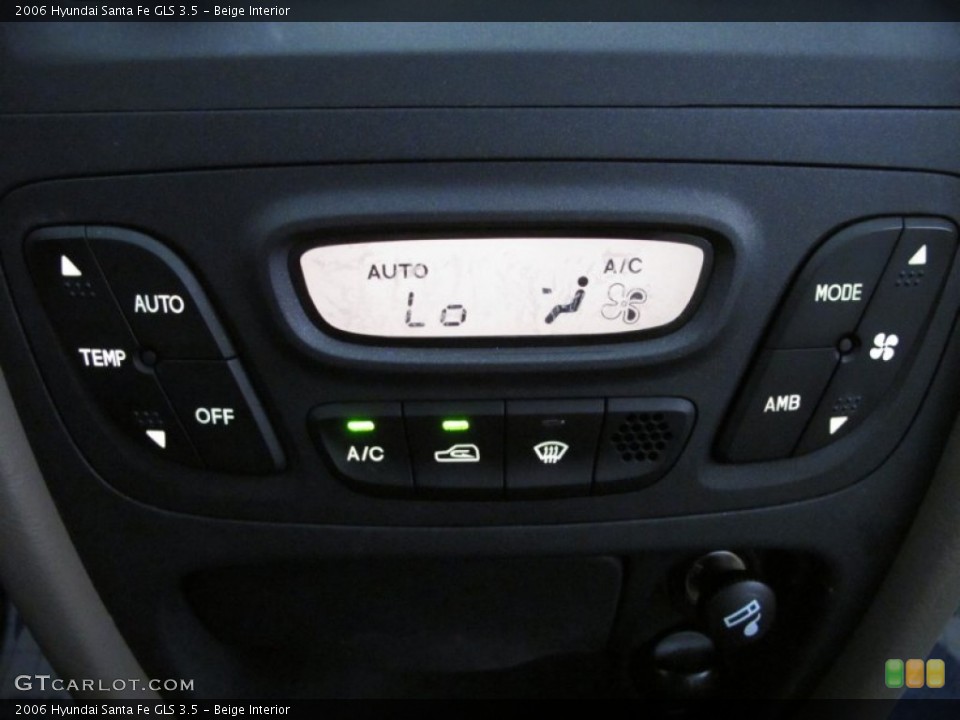 Beige Interior Controls for the 2006 Hyundai Santa Fe GLS 3.5 #55430186