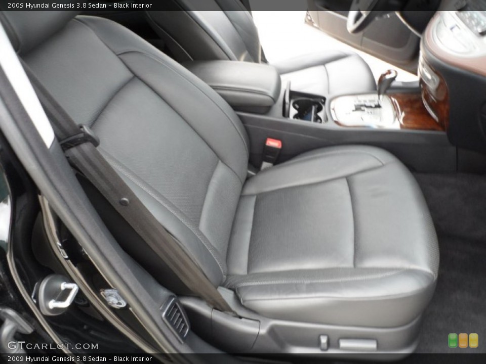 Black Interior Photo for the 2009 Hyundai Genesis 3.8 Sedan #55442077