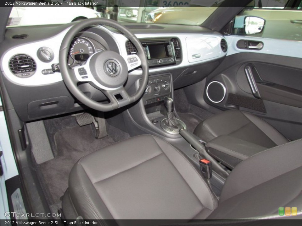 Titan Black Interior Photo for the 2012 Volkswagen Beetle 2.5L #55453382