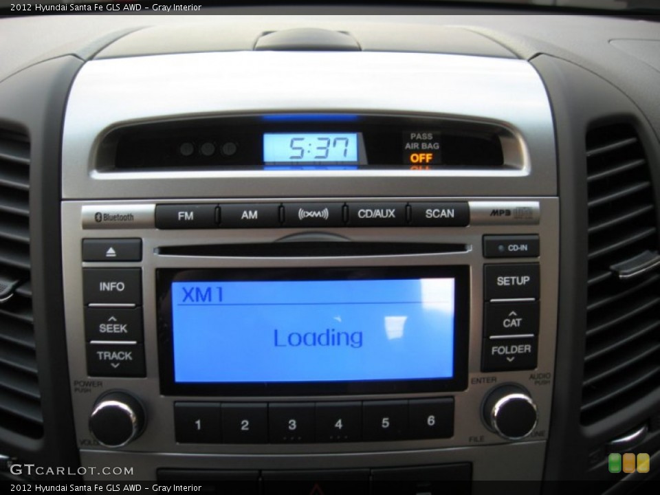 Gray Interior Controls for the 2012 Hyundai Santa Fe GLS AWD #55463687