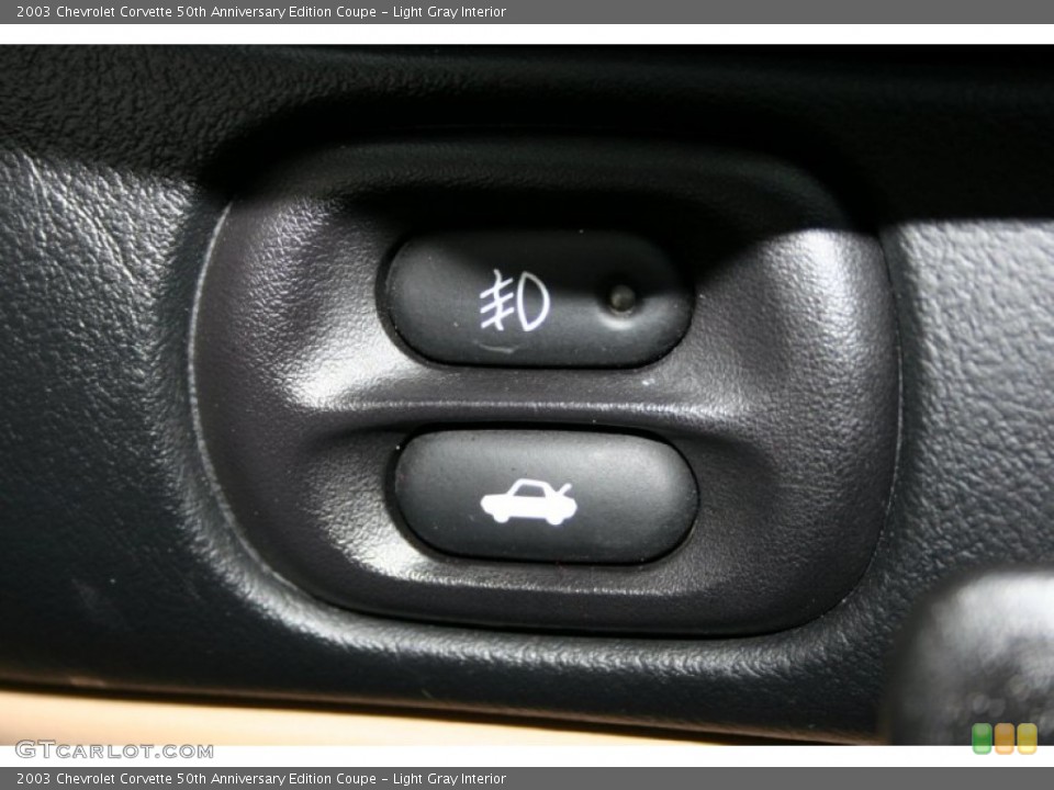 Light Gray Interior Controls for the 2003 Chevrolet Corvette 50th Anniversary Edition Coupe #55476060