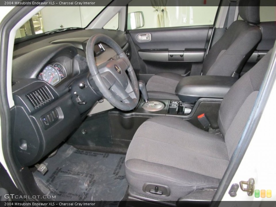 Charcoal Gray Interior Photo for the 2004 Mitsubishi Endeavor XLS #55484465