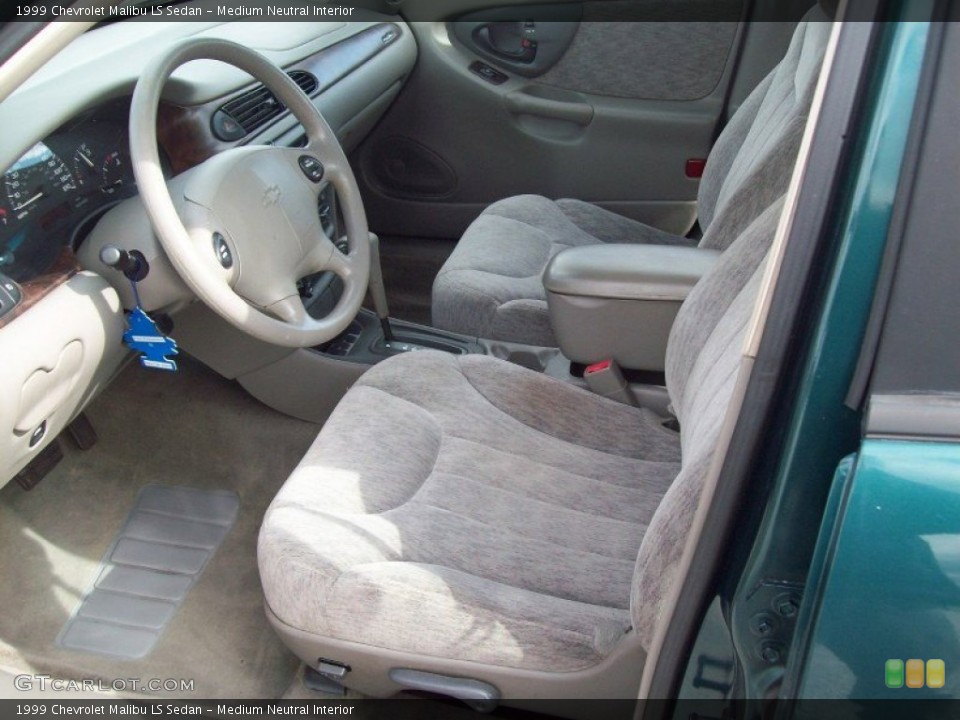Medium Neutral Interior Photo for the 1999 Chevrolet Malibu LS Sedan #55491426