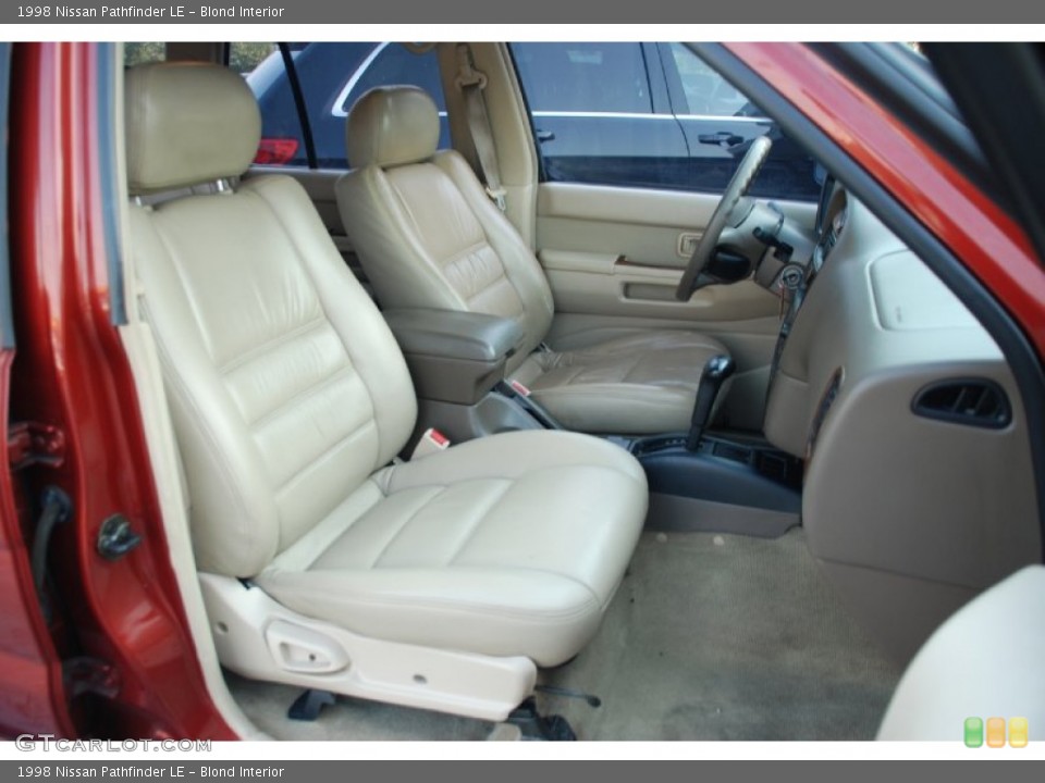 Blond Interior Photo for the 1998 Nissan Pathfinder LE #55499723
