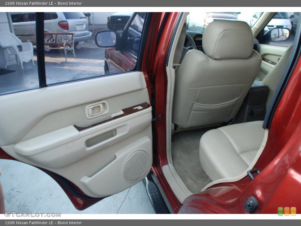 Blond Interior Door Panel for the 1998 Nissan Pathfinder LE #55499729