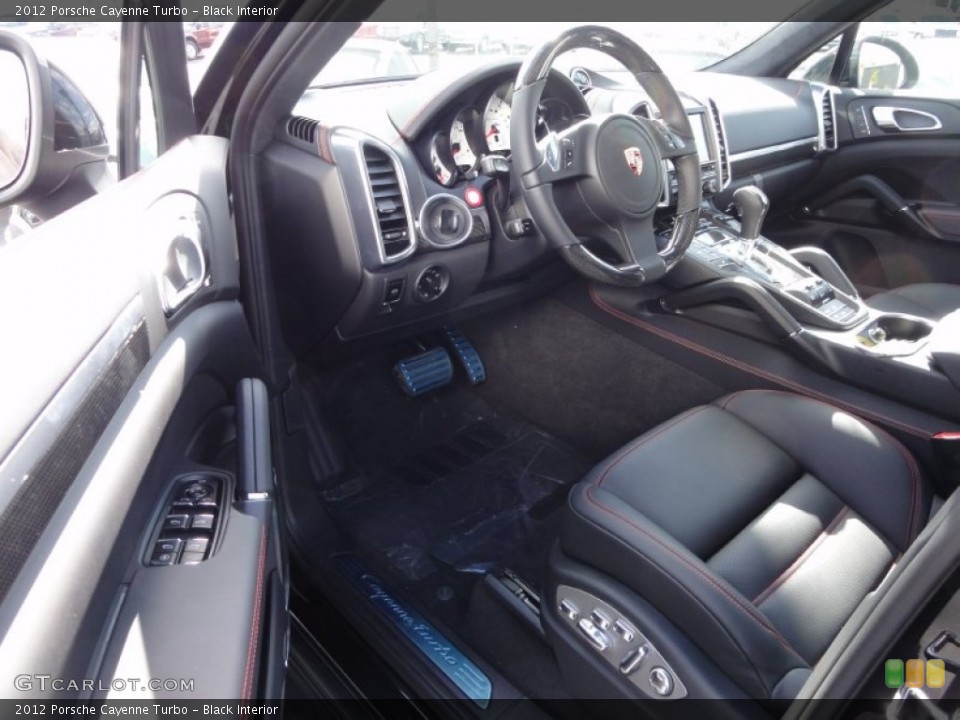 Black Interior Photo for the 2012 Porsche Cayenne Turbo #55516990