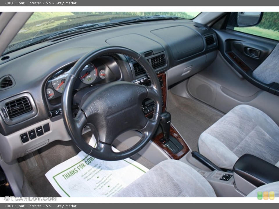 Gray Interior Photo for the 2001 Subaru Forester 2.5 S #55522781