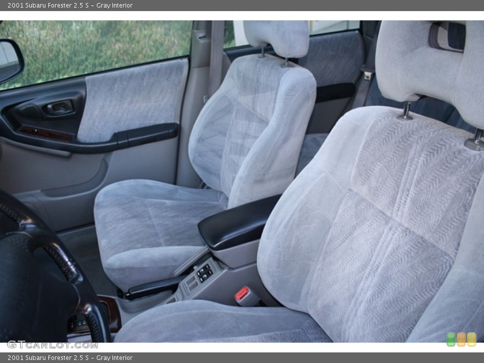 Gray Interior Photo for the 2001 Subaru Forester 2.5 S #55522808