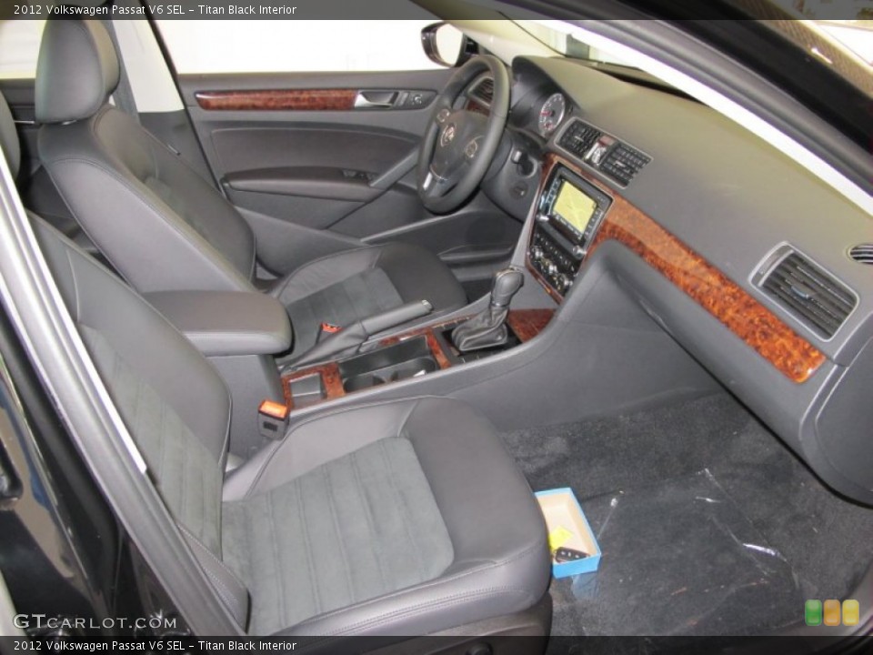 Titan Black Interior Photo for the 2012 Volkswagen Passat V6 SEL #55524989