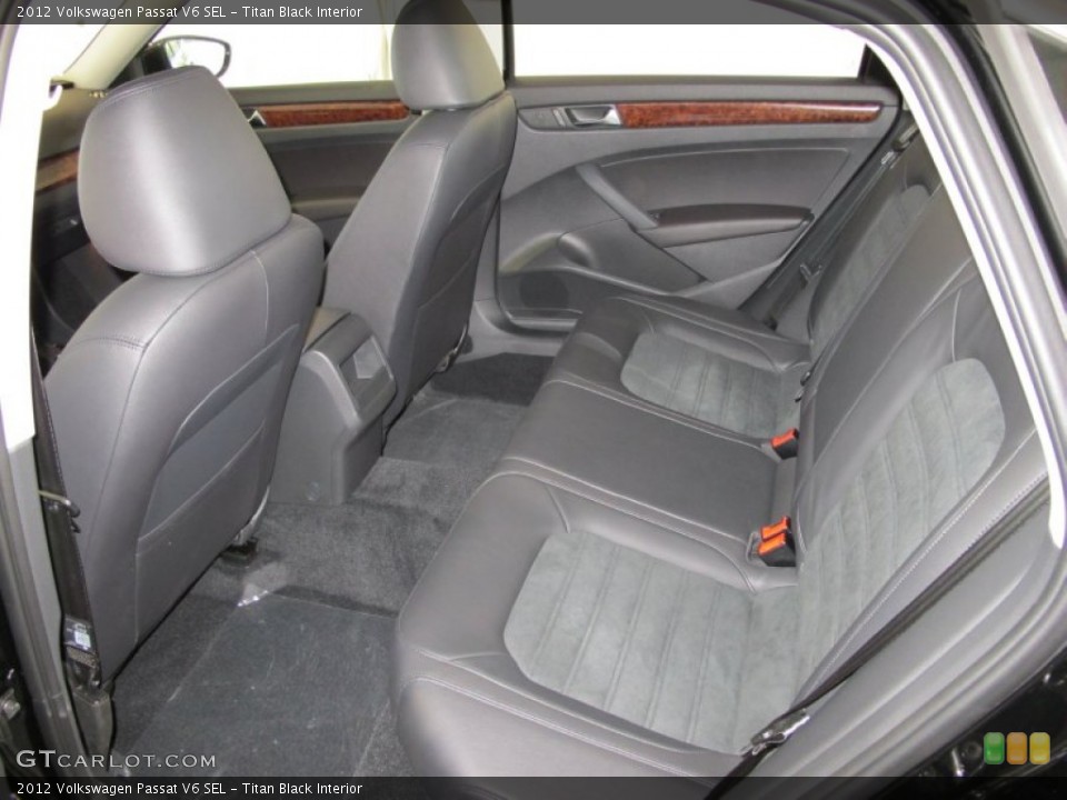 Titan Black Interior Photo for the 2012 Volkswagen Passat V6 SEL #55524998