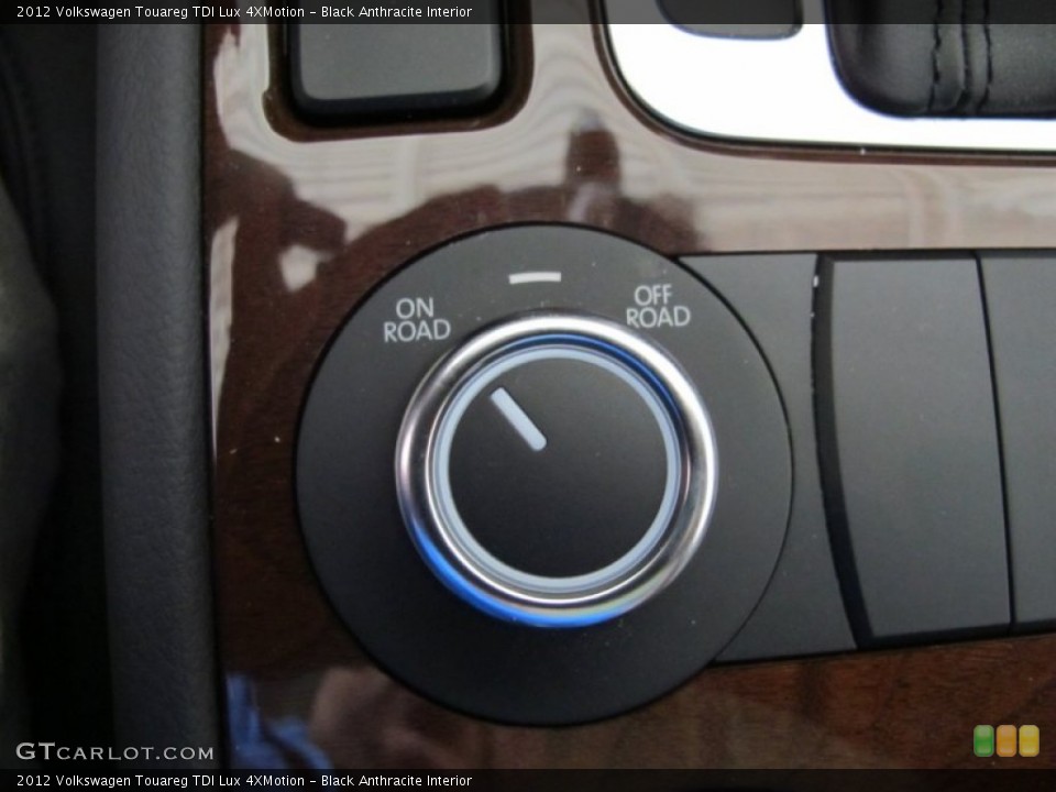 Black Anthracite Interior Controls for the 2012 Volkswagen Touareg TDI Lux 4XMotion #55525661