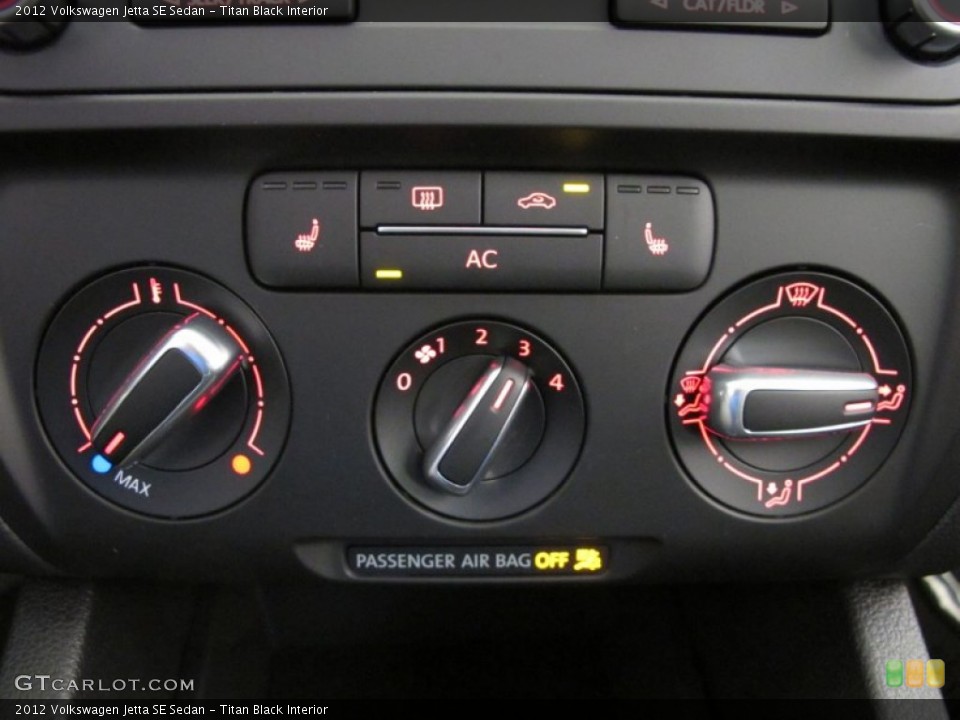 Titan Black Interior Controls for the 2012 Volkswagen Jetta SE Sedan #55526108