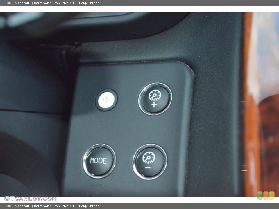 Beige Interior Controls for the 2006 Maserati Quattroporte Executive GT #55533656
