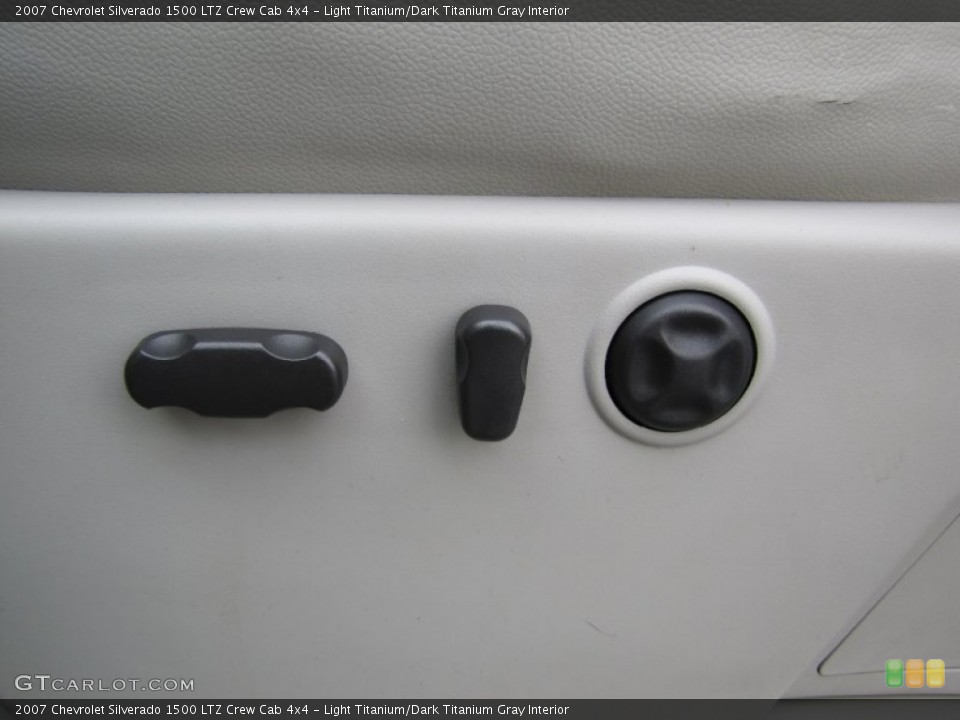 Light Titanium/Dark Titanium Gray Interior Controls for the 2007 Chevrolet Silverado 1500 LTZ Crew Cab 4x4 #55534220