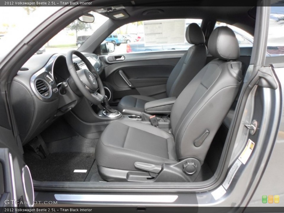 Titan Black Interior Photo for the 2012 Volkswagen Beetle 2.5L #55543011
