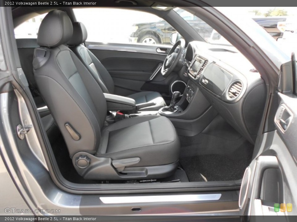 Titan Black Interior Photo for the 2012 Volkswagen Beetle 2.5L #55543026