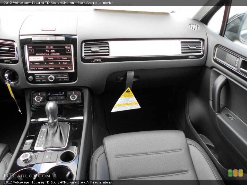 Black Anthracite Interior Dashboard for the 2012 Volkswagen Touareg TDI Sport 4XMotion #55544460
