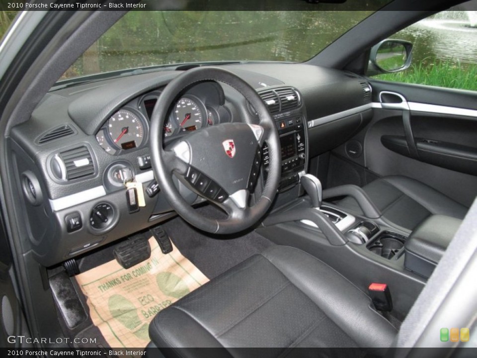 Black Interior Photo for the 2010 Porsche Cayenne Tiptronic #55546985