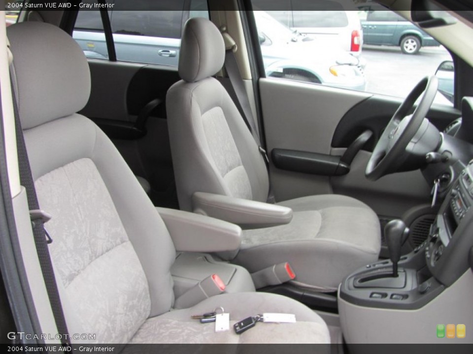 Gray Interior Photo for the 2004 Saturn VUE AWD #55555323