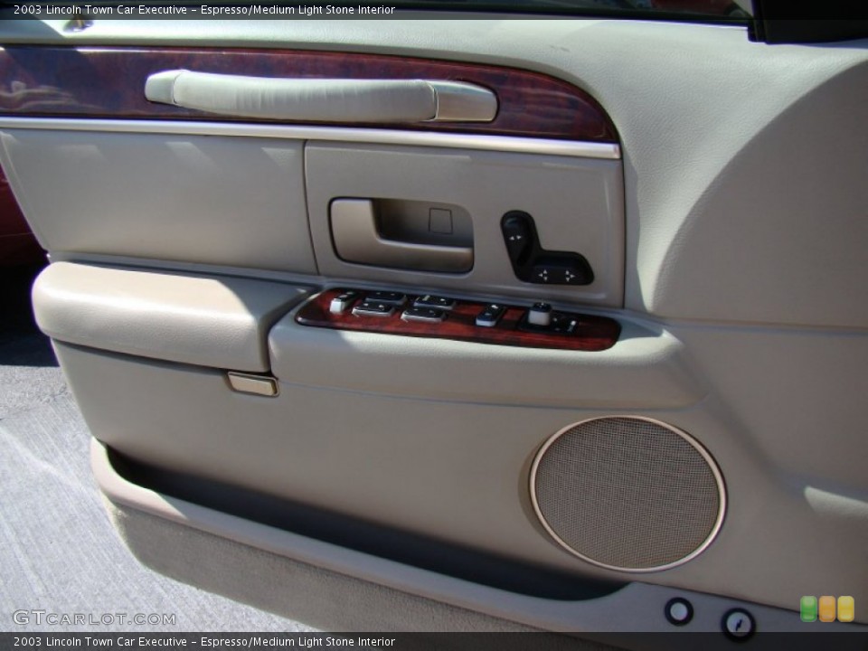 Espresso/Medium Light Stone Interior Controls for the 2003 Lincoln Town Car Executive #55562613