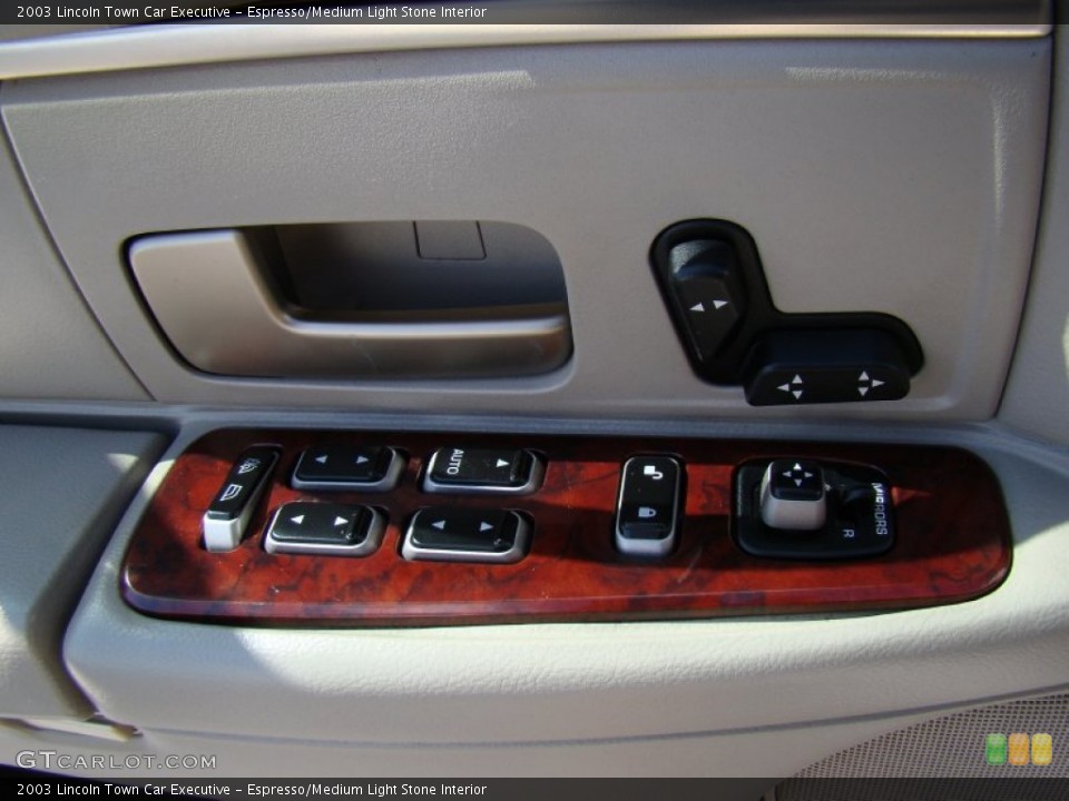 Espresso/Medium Light Stone Interior Controls for the 2003 Lincoln Town Car Executive #55562625