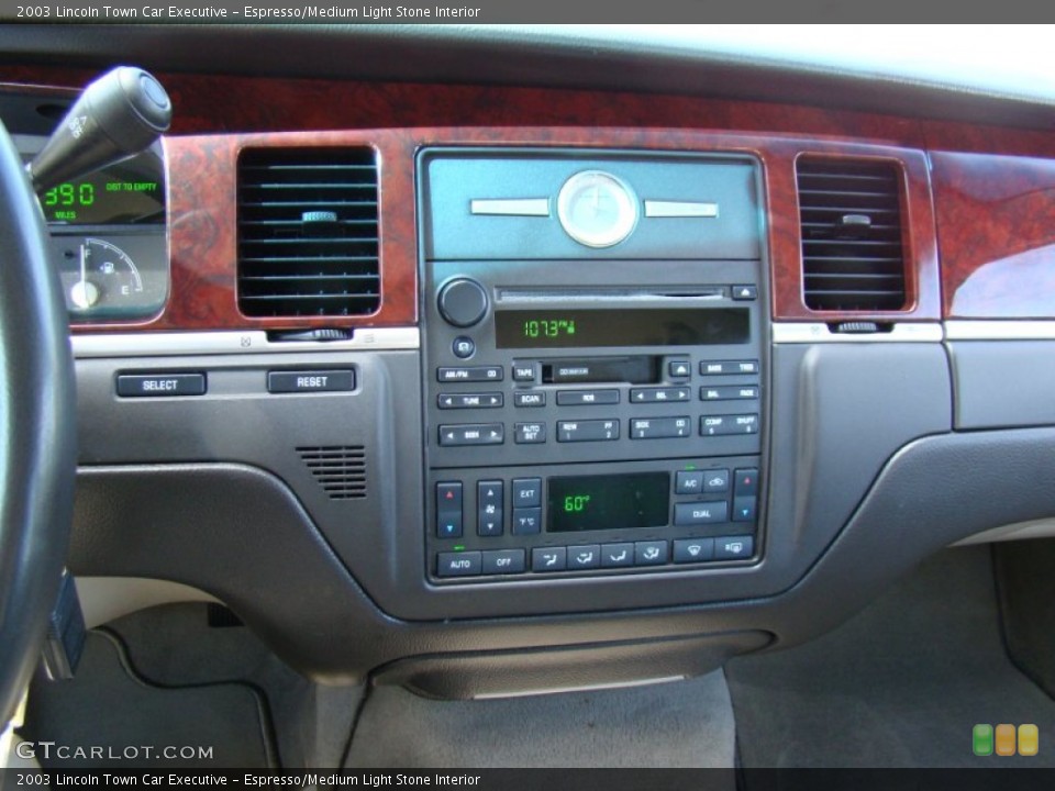Espresso/Medium Light Stone Interior Controls for the 2003 Lincoln Town Car Executive #55562634