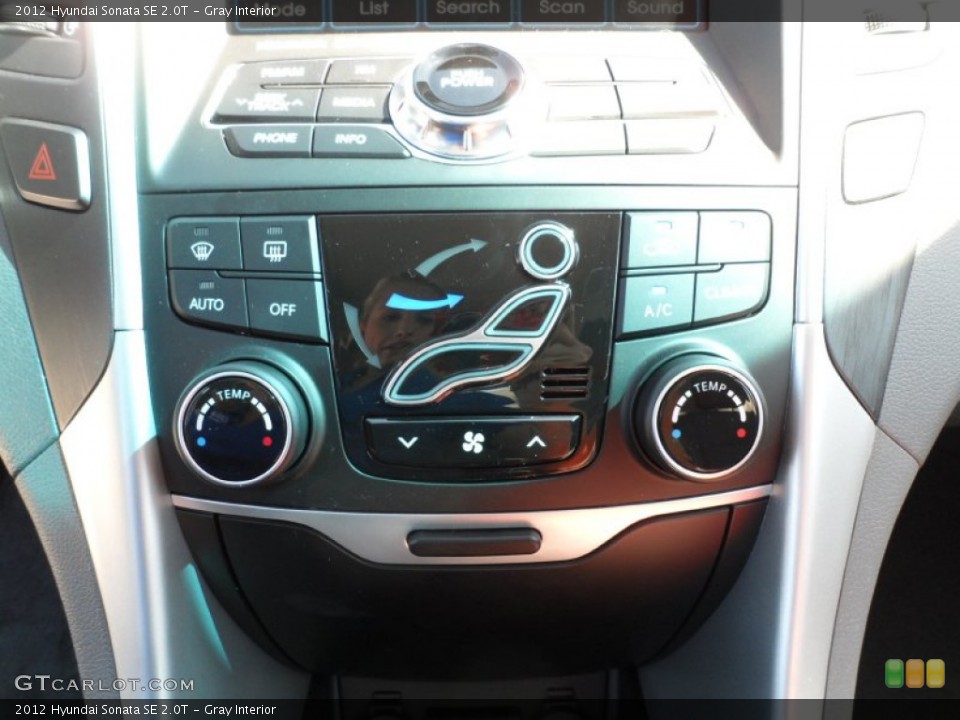 Gray Interior Controls for the 2012 Hyundai Sonata SE 2.0T #55573956