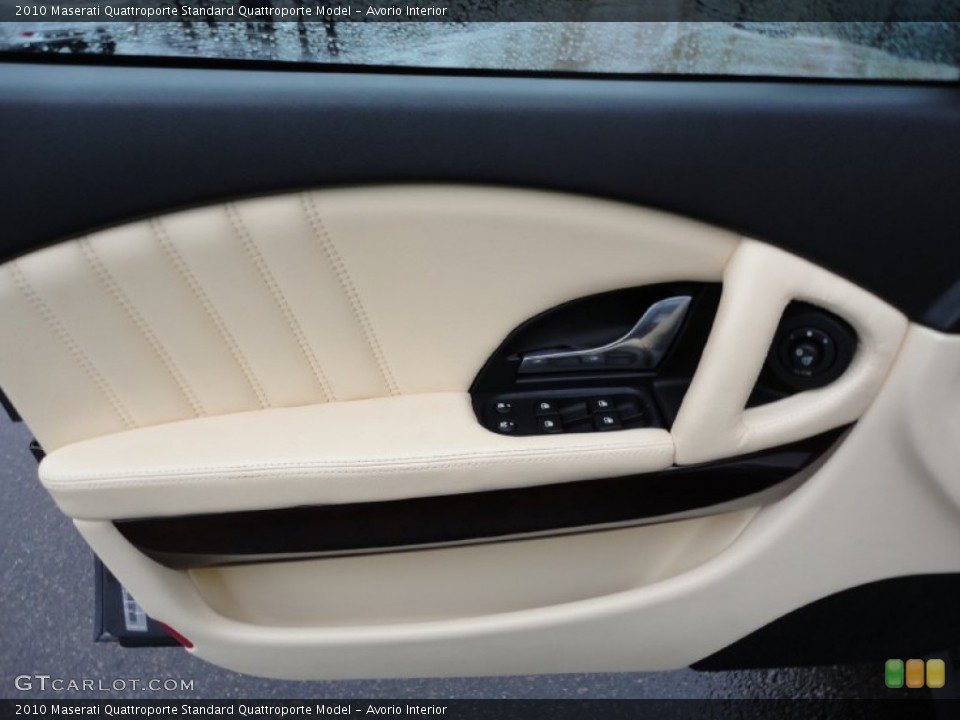 Avorio Interior Door Panel for the 2010 Maserati Quattroporte  #55584978