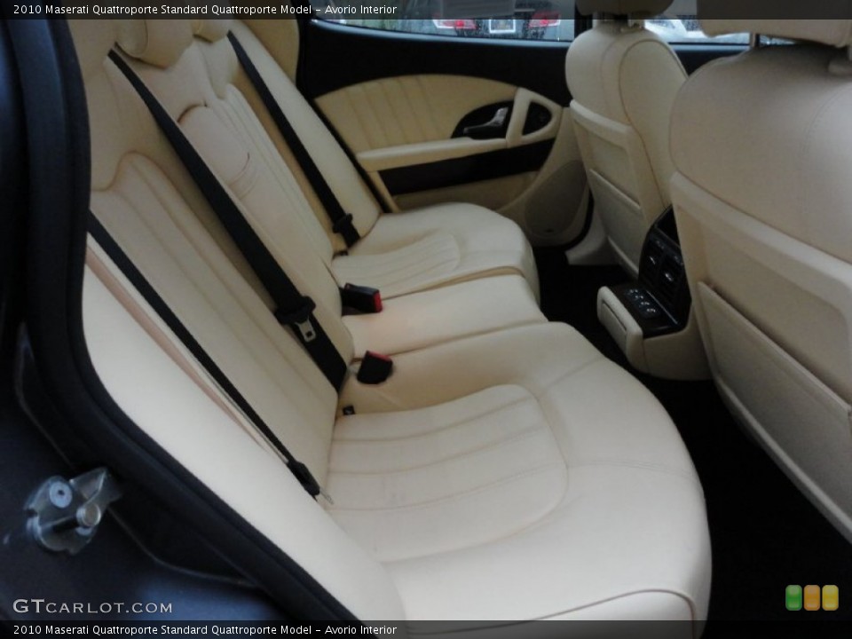 Avorio Interior Photo for the 2010 Maserati Quattroporte  #55584988