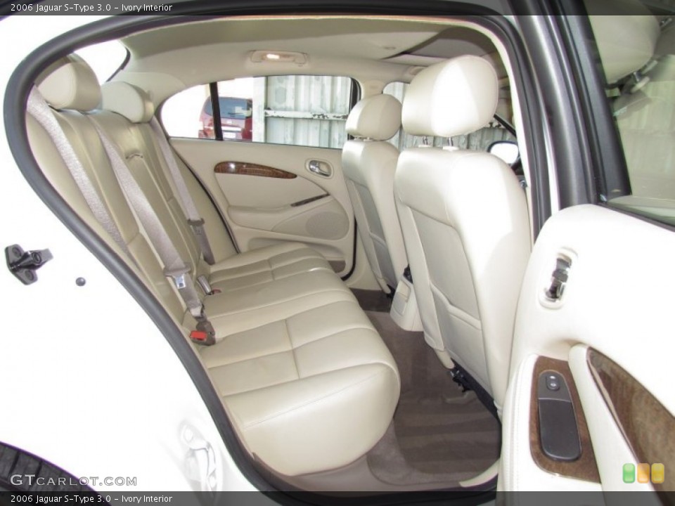 Ivory Interior Photo for the 2006 Jaguar S-Type 3.0 #55596427