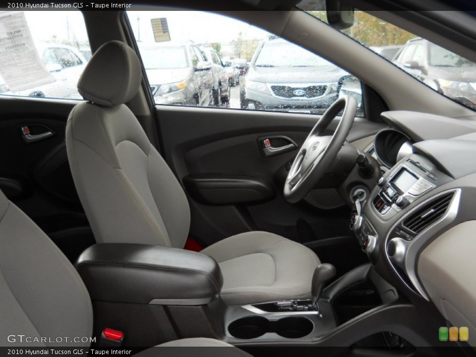 Taupe Interior Photo For The 2010 Hyundai Tucson Gls